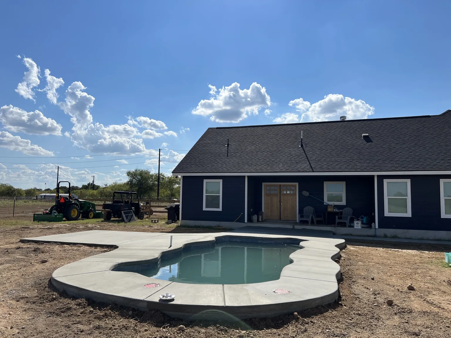EDF Enterprises Pool Decks project photo 1